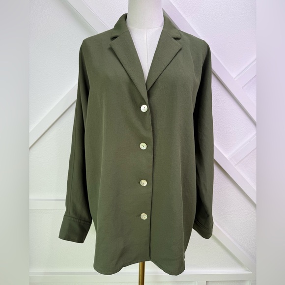 Aritzia Wilfred Freeform Crepette Button Front Shirt Olive Green Size Small - Picture 2 of 11